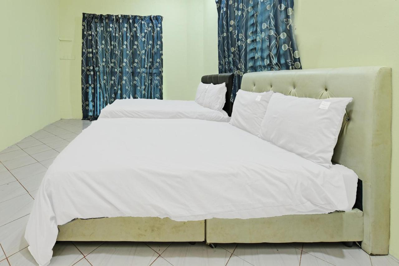 Oyo 90596 Casaria Inn Paka エクステリア 写真