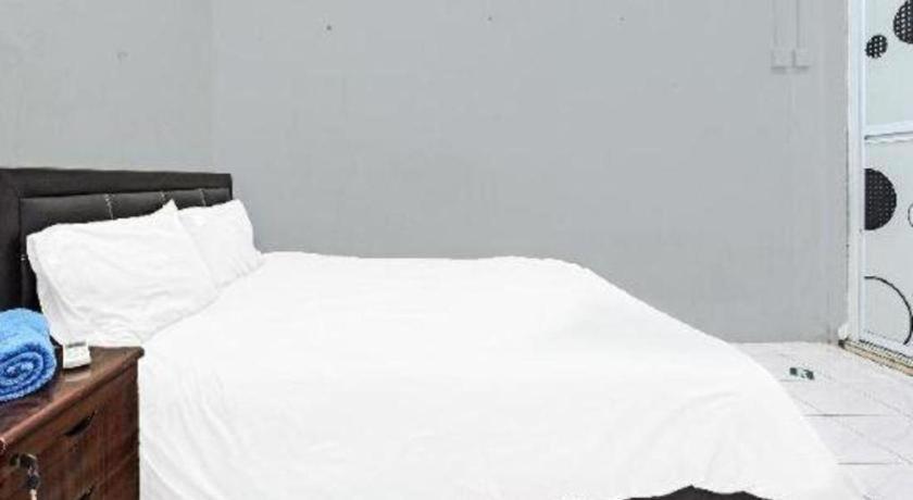 Oyo 90596 Casaria Inn Paka エクステリア 写真
